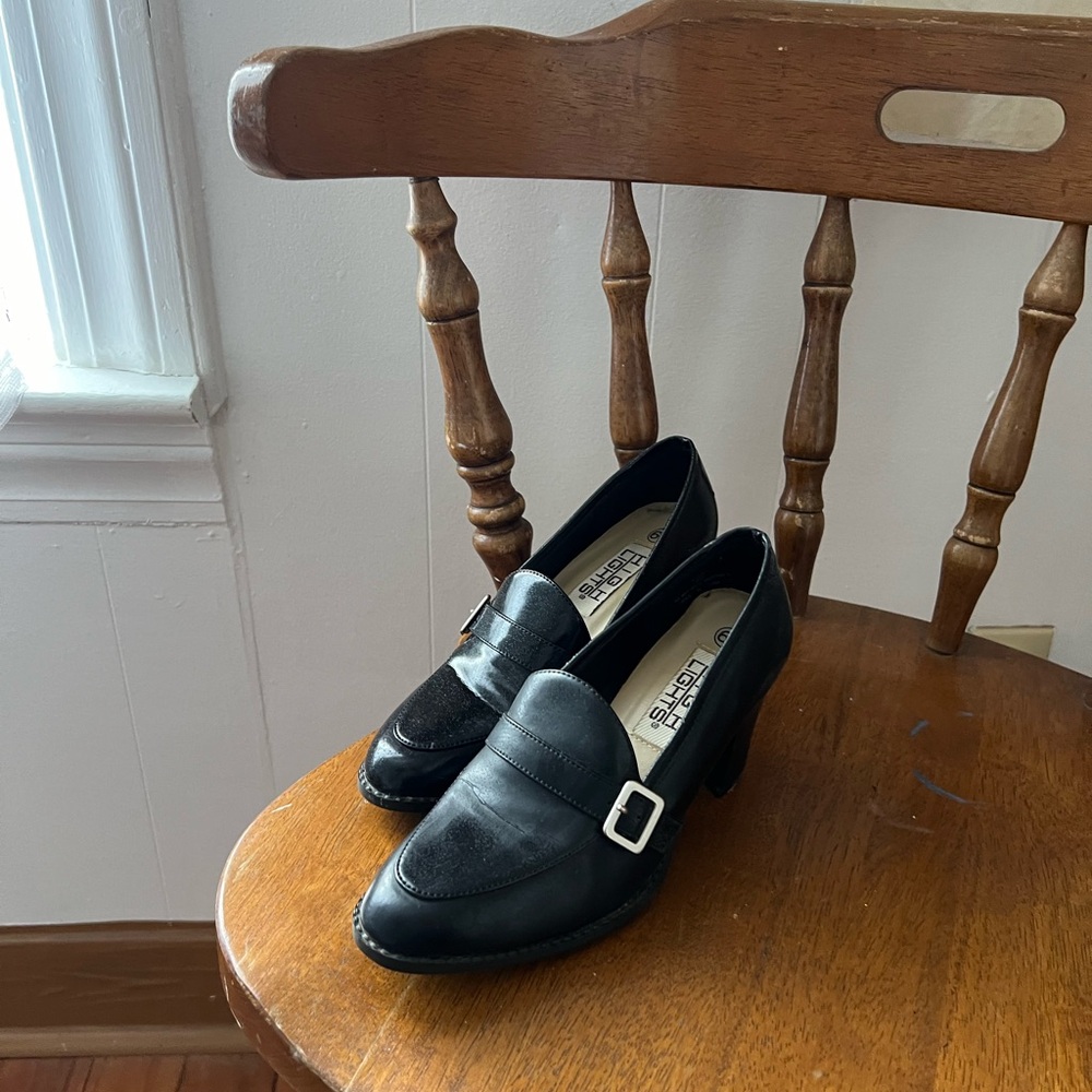 Black 90s heels with buckle